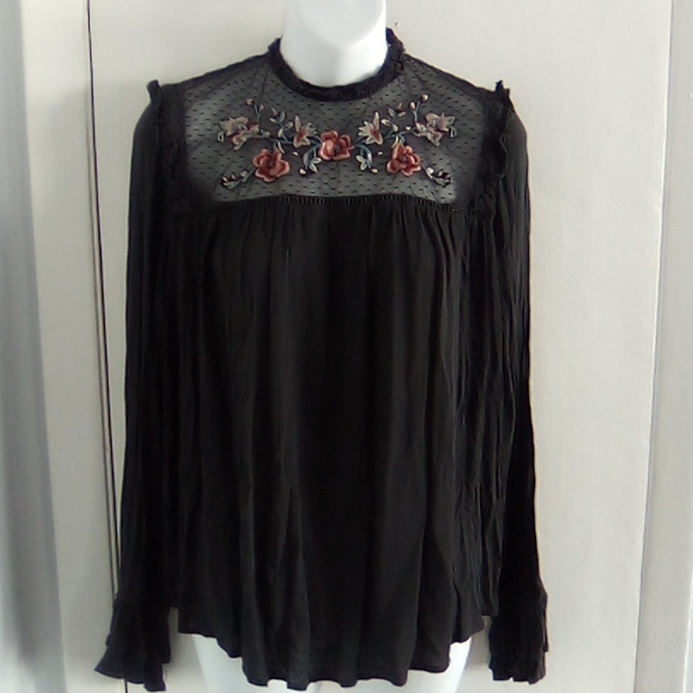 Finely Detailed Taylor and Sage Top
